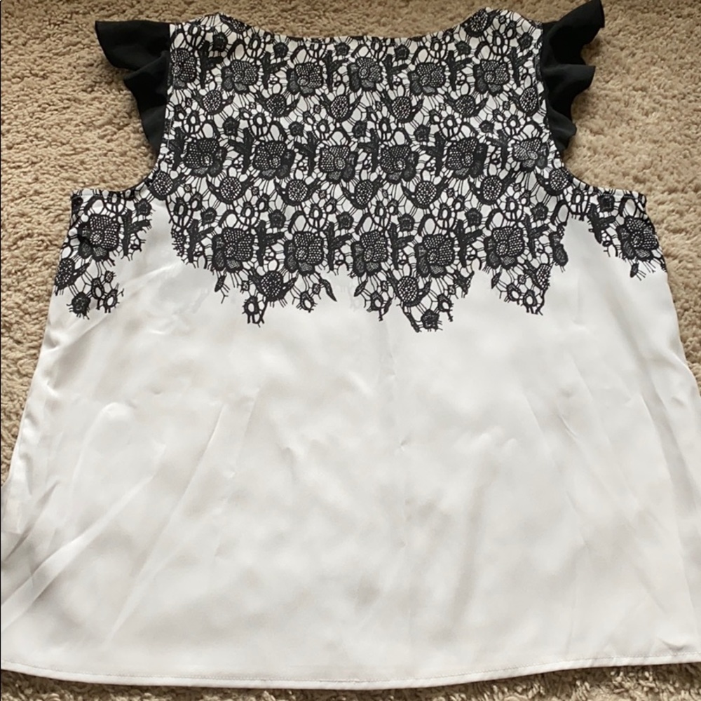 Kensie Black & White Blouse - Picture 2 of 7